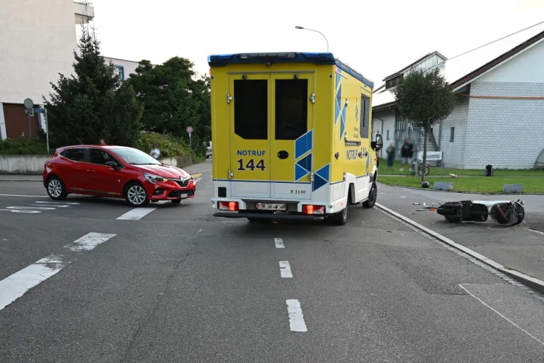 Wittenbach SG – Kollision zwischen Auto und Roller