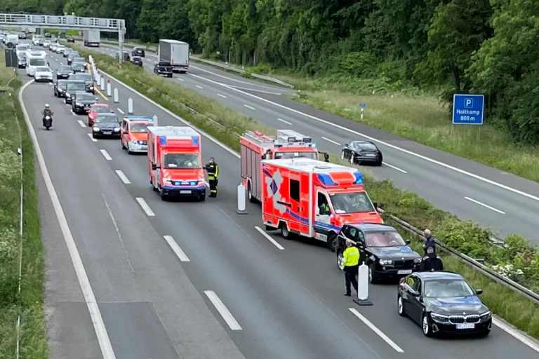A46 bei Schwelm – Auffahrunfall am Stauende