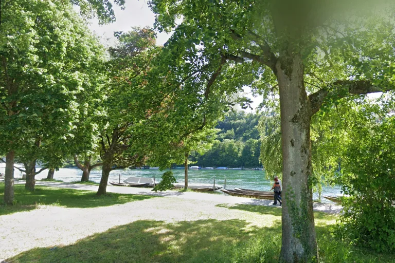 Schaffhausen SH – Taschendiebe stehlen am Rheinufer Wertgegenstände