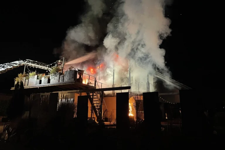 Marthalen ZH - Hoher Sachschaden nach Brand