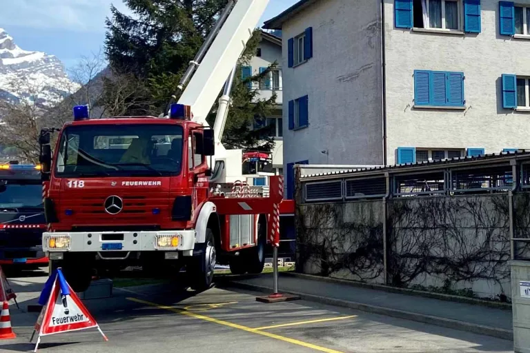 Altdorf UR - Kaminbrand durch Feuerwehr gelöscht