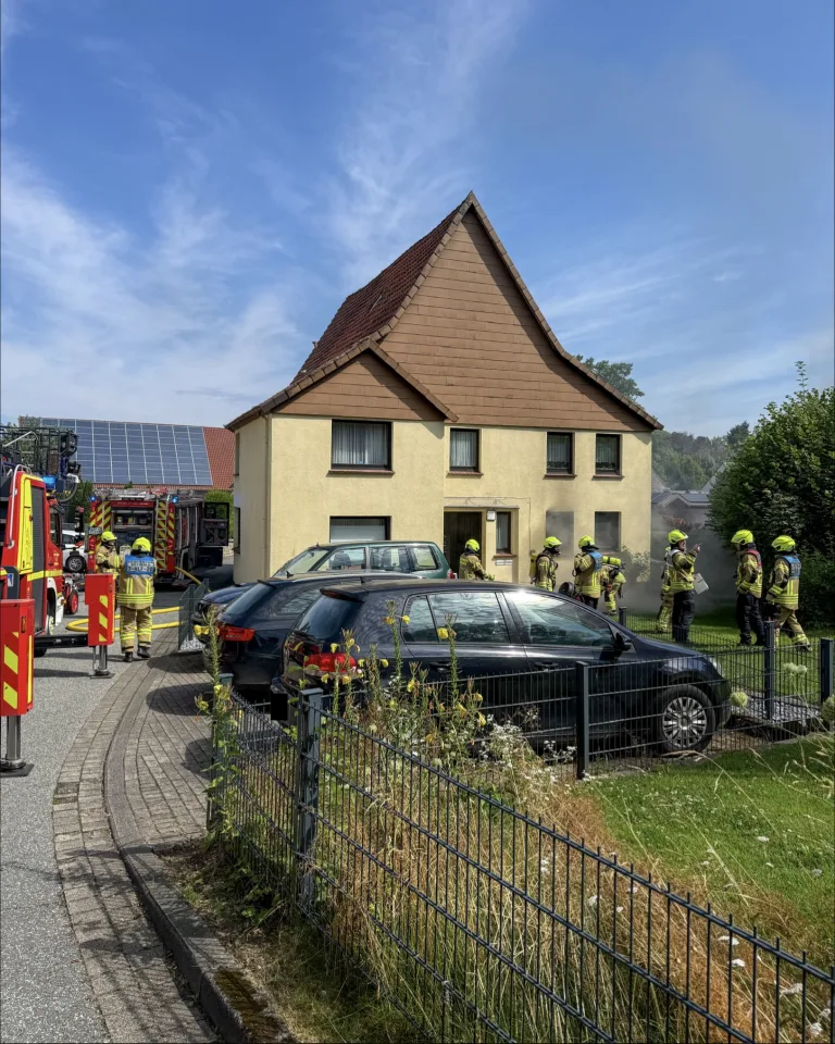 Detmold – Ein Toter nach Wohnungsbrand in Mehrfamilienhaus