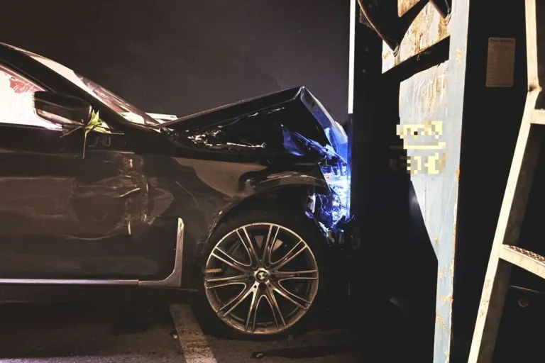 Glarus – Gefährliches Driften endet in Unfall