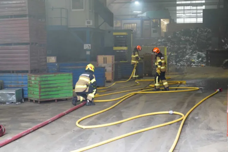 Schattdorf UR - Brand in Industriehalle 