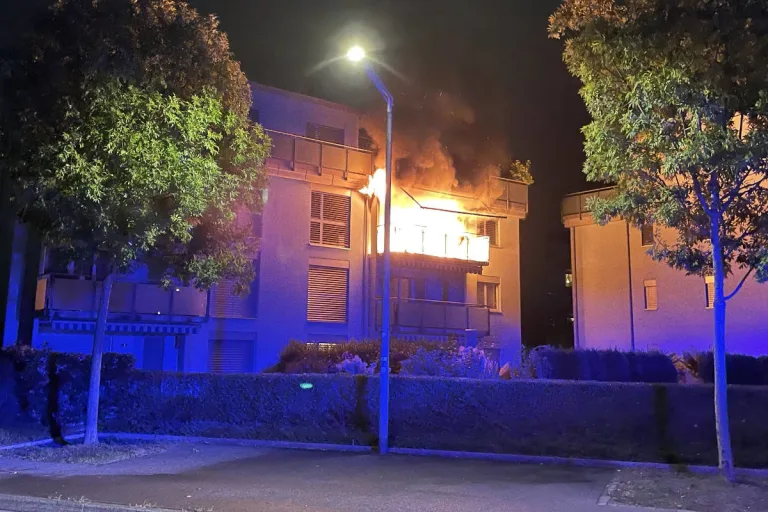 Winterthur ZH – Erheblicher Sachschaden bei Balkonbrand