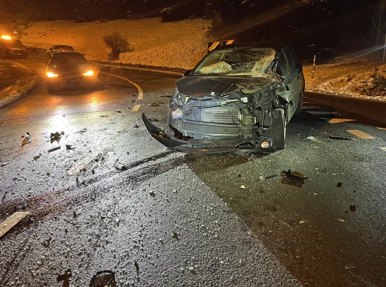 Stadt Luzern – Autofahrerin bei Kollision erheblich verletzt
