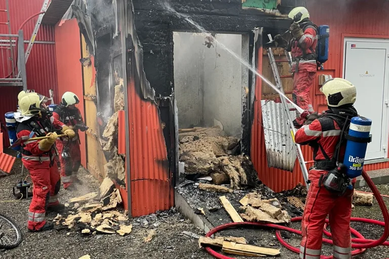Stadt Zürich - Brand in einer Asylunterkunft im Kreis 12