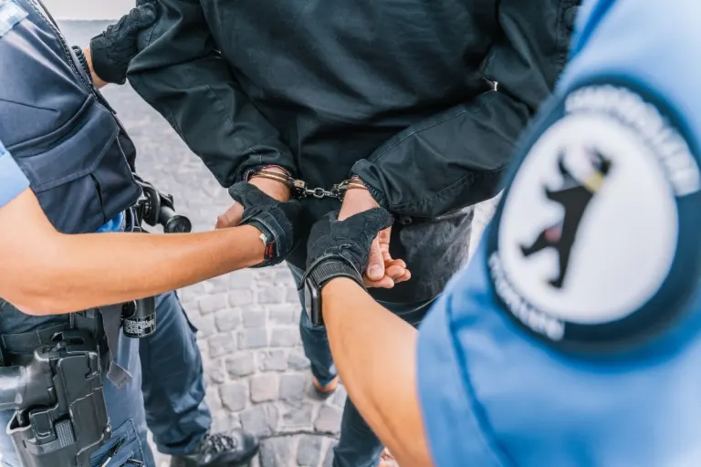 Stadt St. Gallen - Mehrere Polizisten beschimpft und tätlich angegangen