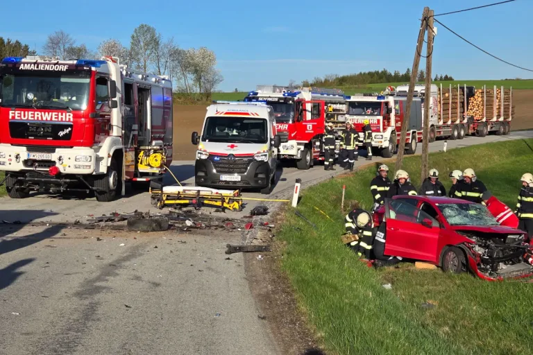 Heidenreichstein – Zwei Verletzte bei schwerem Unfall