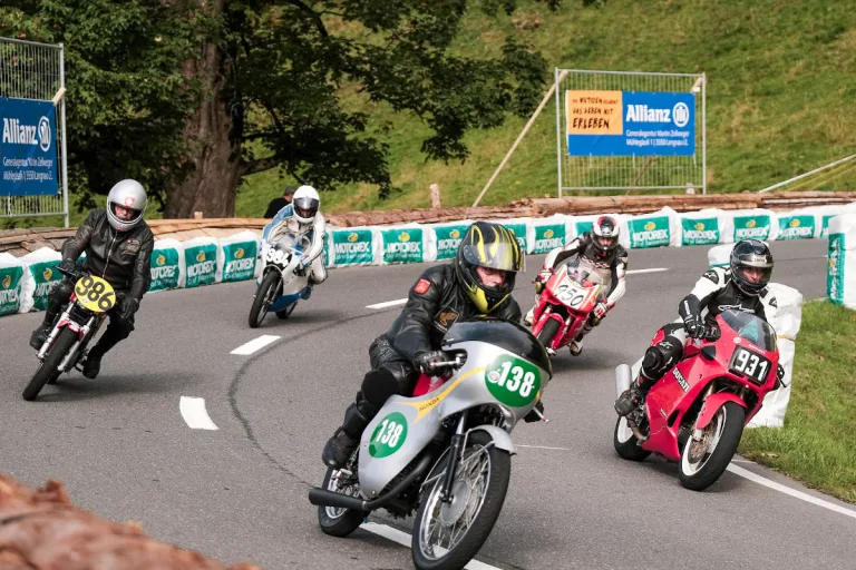 Röthenbach i.E. BE - Verkehrssperrung auf der Schallenberg-Passstrasse