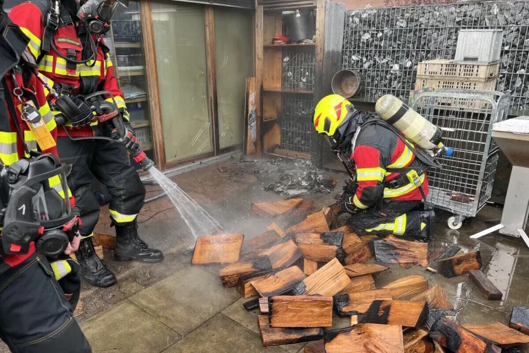 Kaltbrunn SG - Brandausbruch auf einer Terrasse