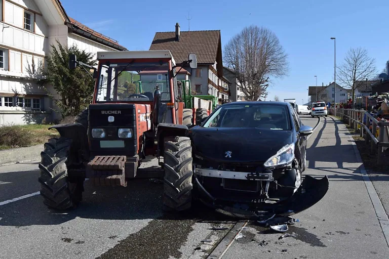 Speicher AR - Kollision zwischen Auto und Traktor