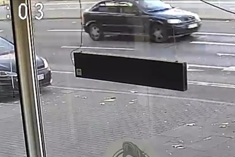 Bochum NW – Opel erfasst Frau und flüchtet – 25‑Jährige lebensgefährlich verletzt