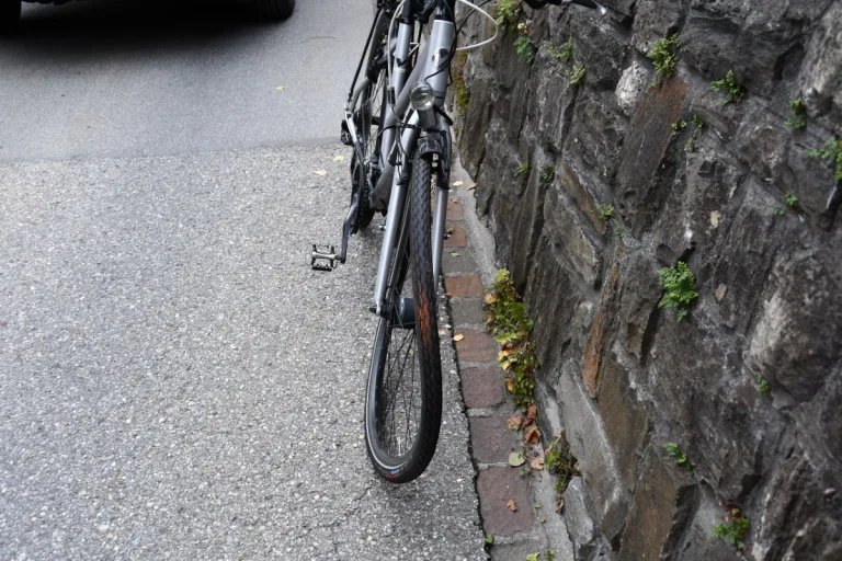 Chur GR - Radfahrerin bei Kollision mit Fussgängerin schwer verletzt