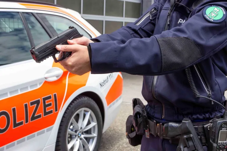 Wil SG - Tankstellen-Shop bewaffnet ausgeraubt 
