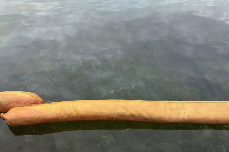 Buchs SG – Öl aus Auto gelangt in den Werdenberger See