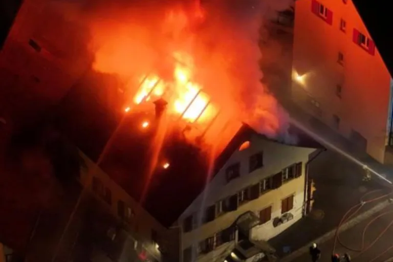 Illnau-Effretikon ZH – Haus nach Brand einsturzgefährdet