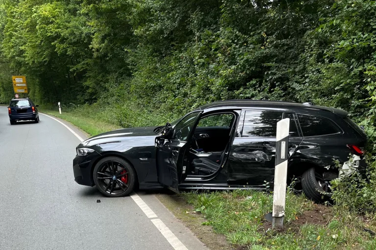 Minden NW – Unfall von Transporter und BMW im Gegenverkehr