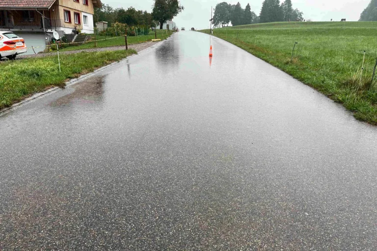 Gähwil SG – 6-jähriges Kind bei Kollision mit Auto verletzt