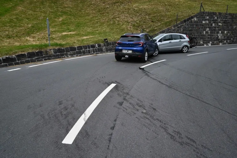 Gams SG – Zwei Verletzte nach Unfall auf Wildhauserstrasse