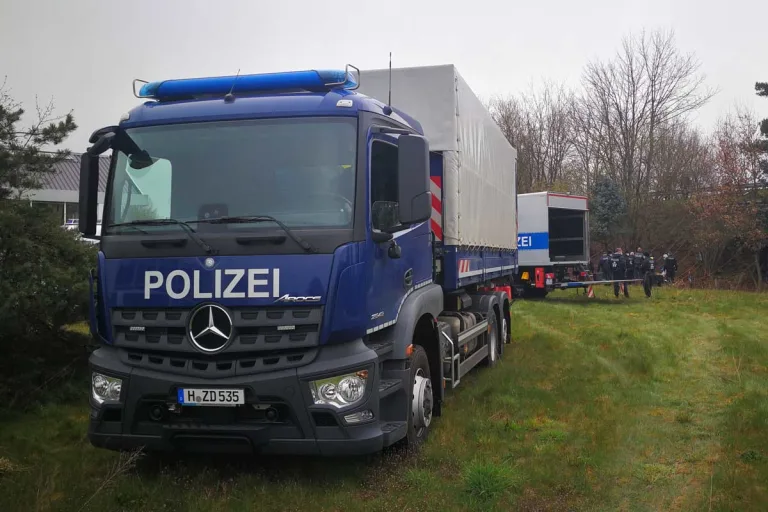 Visselhövede - Familienvater vor Grundschule durch mehrere Schüsse getötet - Ermittlungen ausgeweitet!