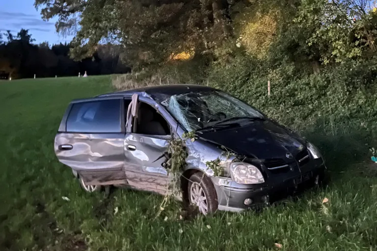 St. Margarethen TG – Kontrolle über Fahrzeug verloren und Böschung hinuntergefahren