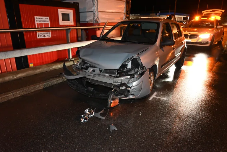 Zuzwil SG: Heftiger Selbstunfall in fahrunfähigem Zustand