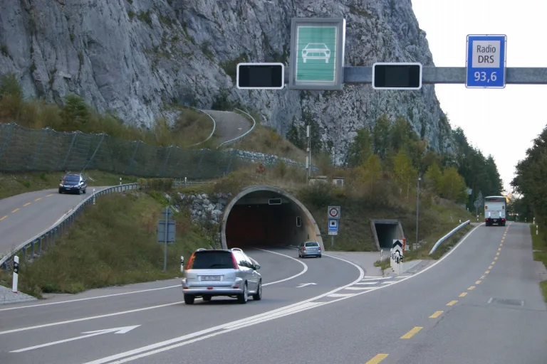 A6 Wimmis BE – Simmenfluhtunnel wegen Sanierung gesperrt
