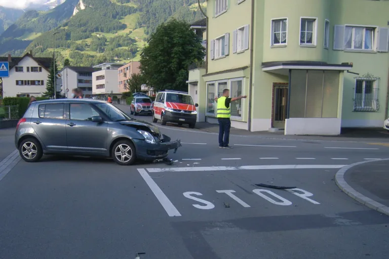 Altdorf UR - Zwei Frauen bei Frontalcrash verletzt