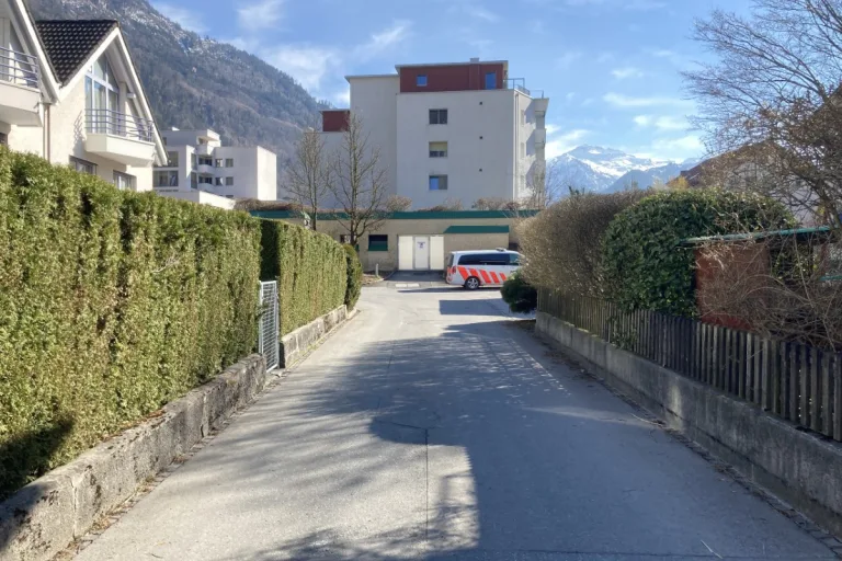 Ennenda GL - 9-Jähriger und 70-Jährige verunfallen