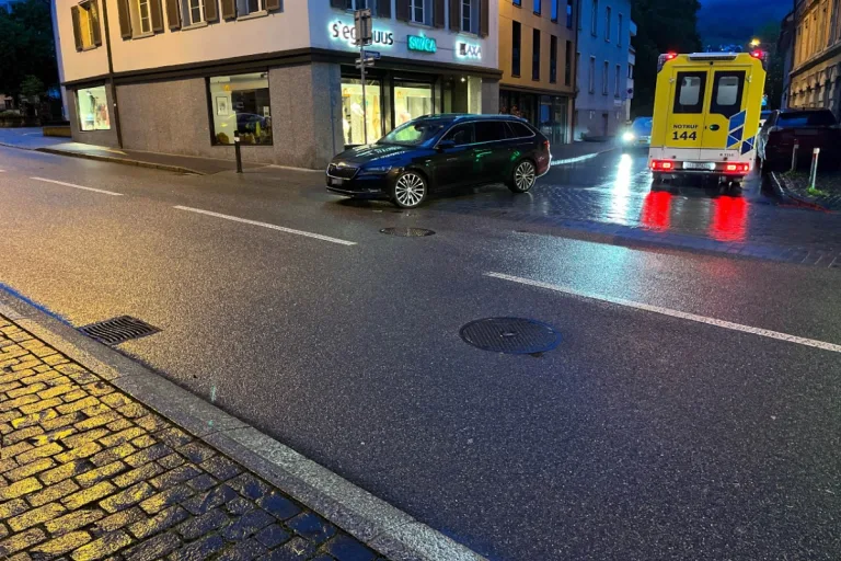  Unfall Altstätten SG - E-Scooter-Fahrerin von Autofahrer übersehen und angefahren