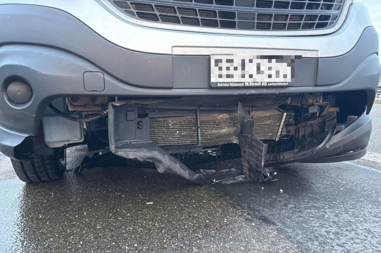 Benken SG – Styroporblock löst Unfall auf der A3 aus 