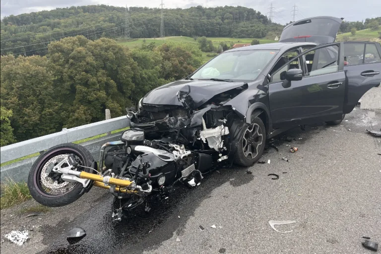 Sissach BL – Töfffahrer stirbt bei Unfall