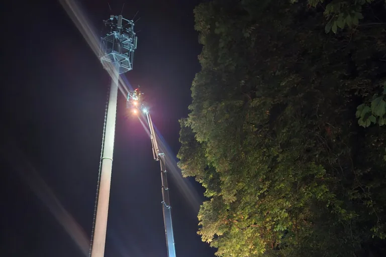 Stutensee – Zwei Personen von 40 Meter hohem Sendemast gerettet