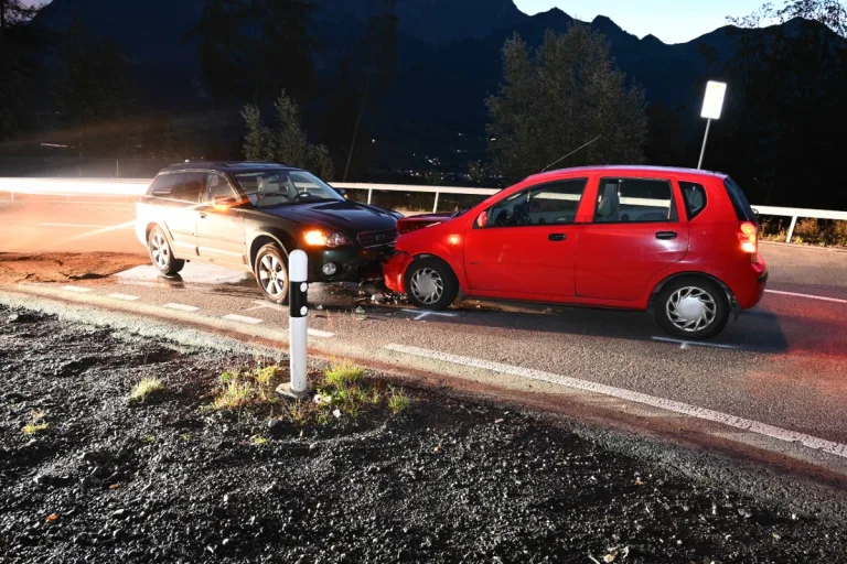 Frontalkollision in Pfäfers SG - Auto gerät auf die Gegenfahrbahn