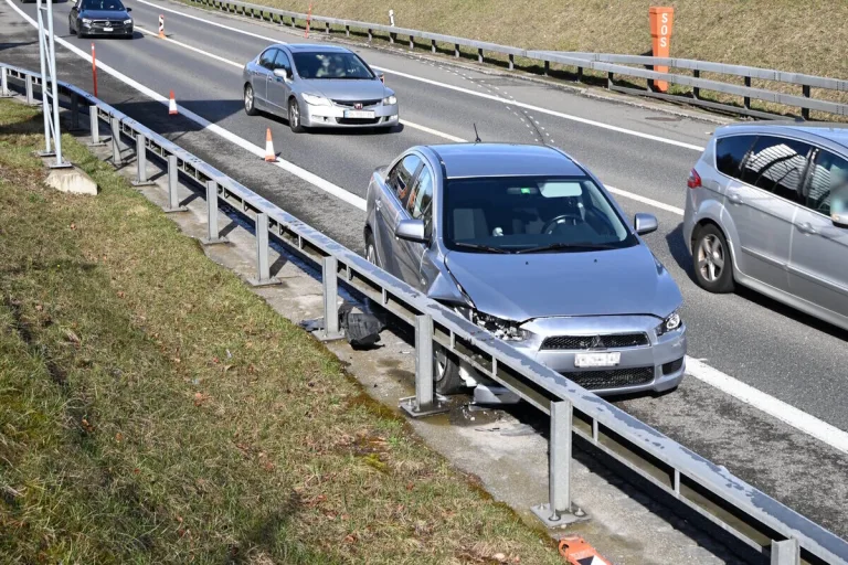 Eschenbach SG - 72-Jährige verursacht alkoholisiert einen Unfall 