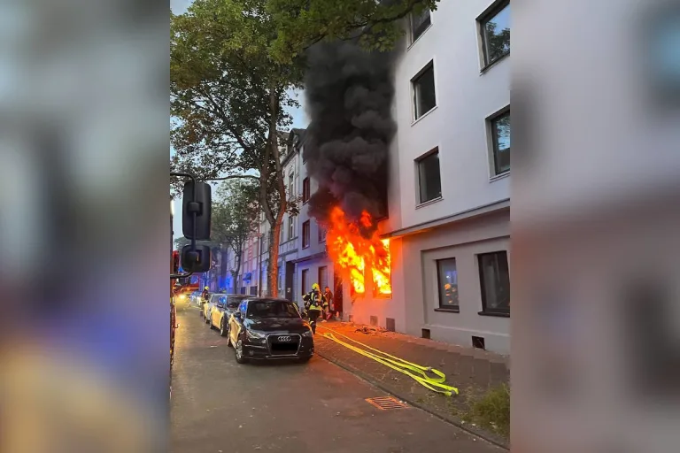 Gelsenkirchen – Ausgedehnter Wohnungsbrand in Bulmke-Hüllen