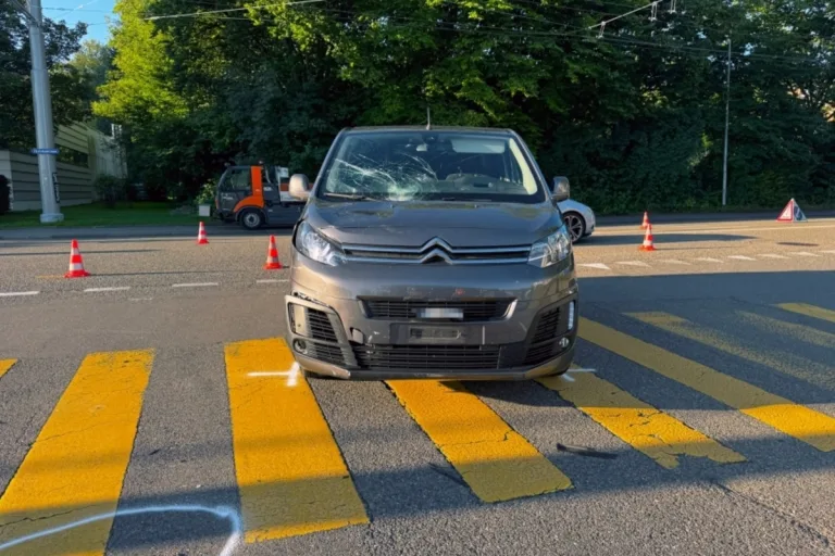 St.Gallen – Unfall zwischen Lieferwagen und E-Bike