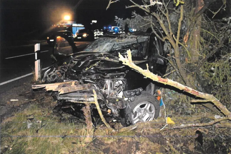 Petershagen-Selenfeld NW - Schwerer Unfall hat einen Verletzen zur Folge 