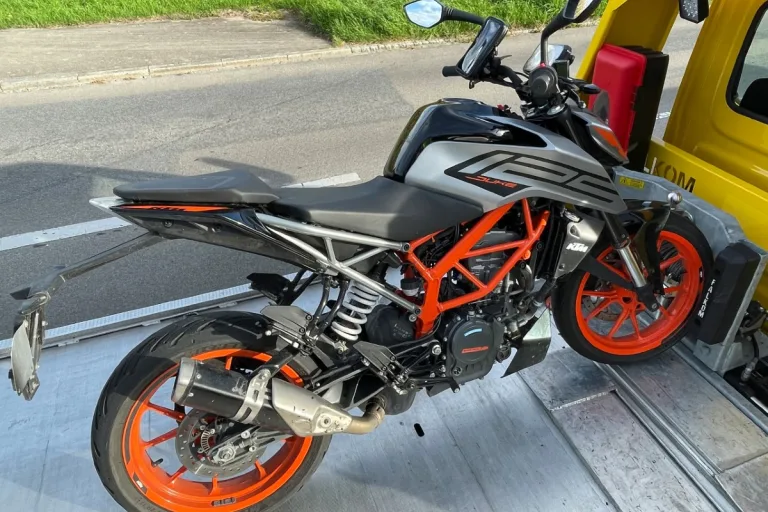 Scherzingen TG - 17-jähriger Motorradfahrer nach Verkehrsunfall verletzt