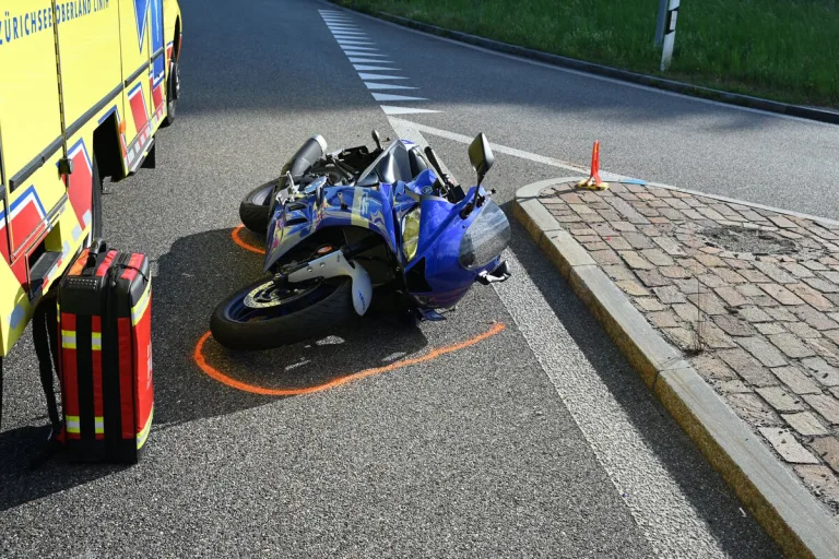 Rapperswil-Jona SG – Motorradfahrerin bei Unfall verletzt