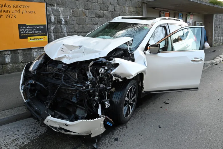 Stadt Luzern - Erhebliche Verkehrsbehinderungen nach Unfall