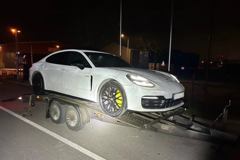 A6 Bad Rappenau – Zoll stellt Porsche Panamera sicher