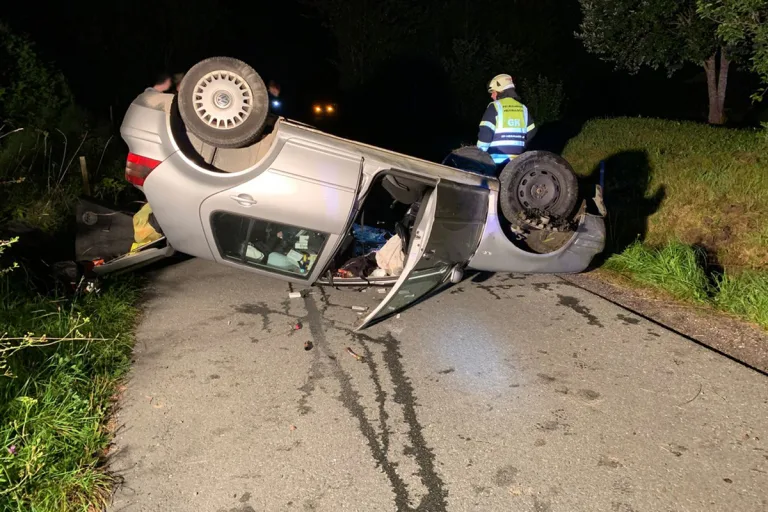 Hermagor - Vier Jugendliche bei Unfall verletzt