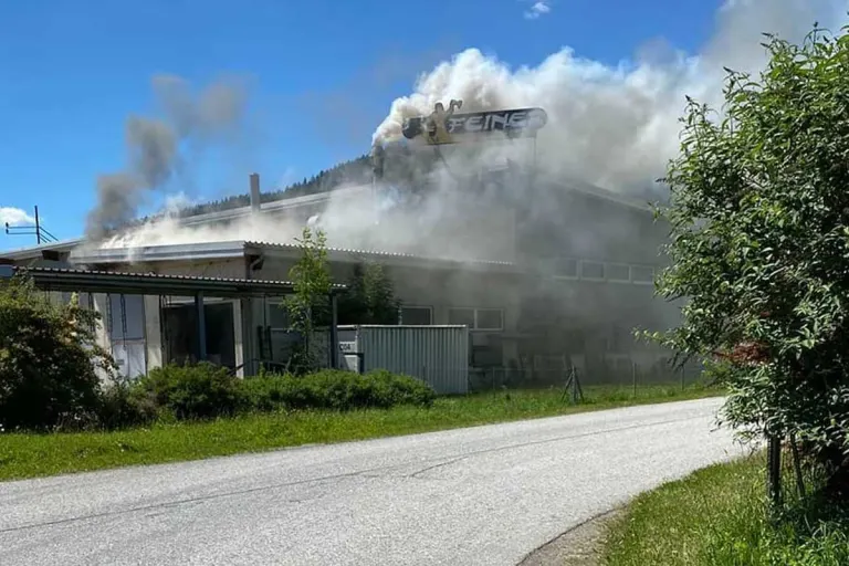 Hönigsberg - Brand in der Lackiererei