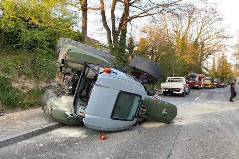 Allschwil BL - Unfall mit Traktor – Lenker verletzt!