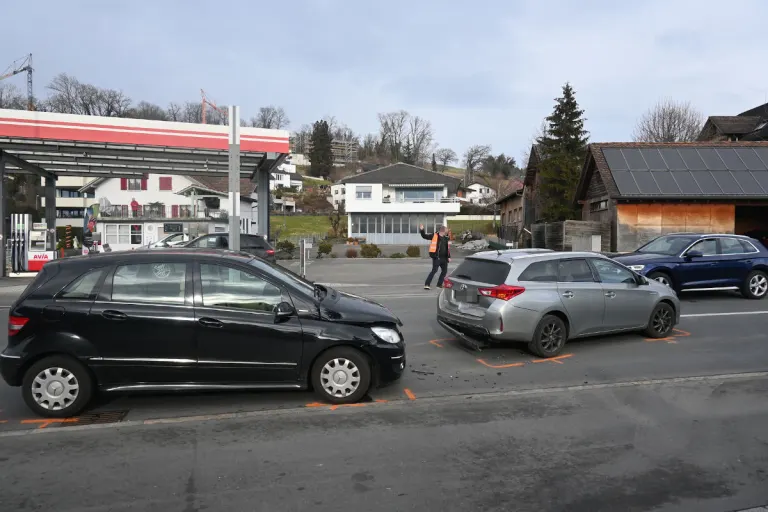 Nendeln / Gamprin-Bendern FL – Zwei Auffahrunfälle