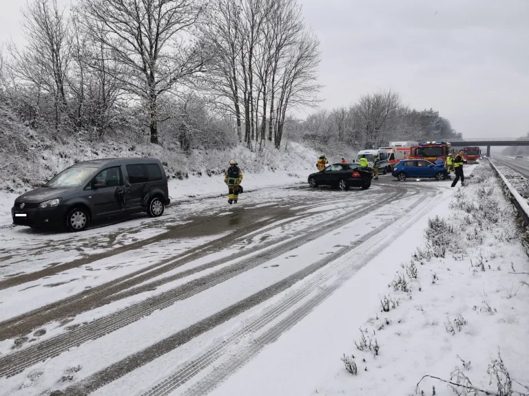 A27 Geestland – Straßenglätte sorgt für diverse Verkehrsunfälle