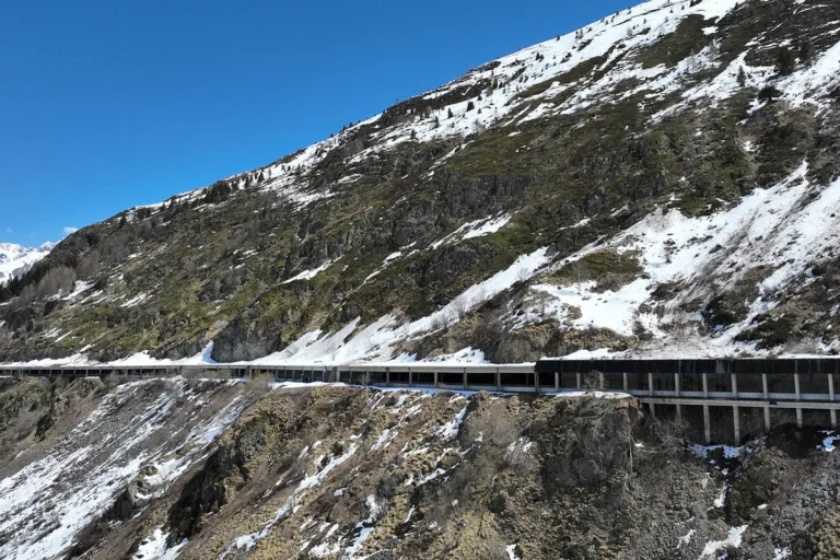 A21 Grosser St. Bernhard bleibt wegen Steinschlaggefahr gesperrt