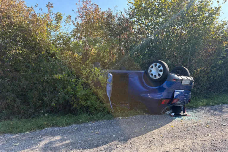 Uster ZH – Alkoholisierter Lenker überschlägt sich bei Unfall